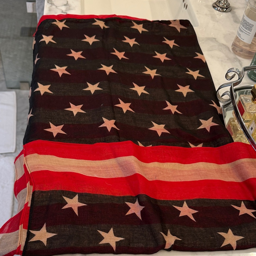 Star Print Sheer Scarf in Black, Red, Cream